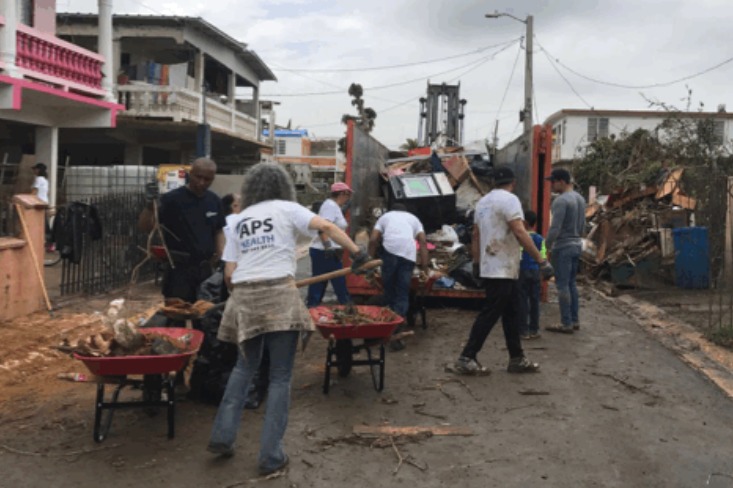 APS Health in Toa Baja Giving a Hand in the Debris Collection